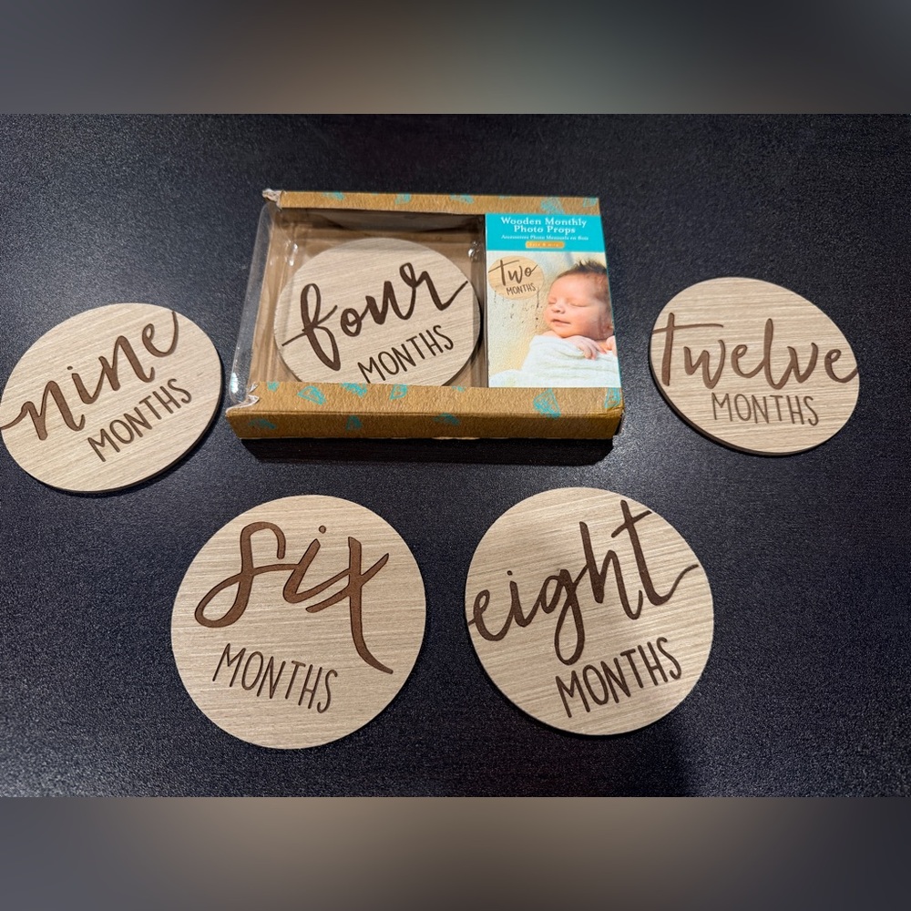 Wooden Monthly Baby Milestone Discs - Neutral Natural Wood